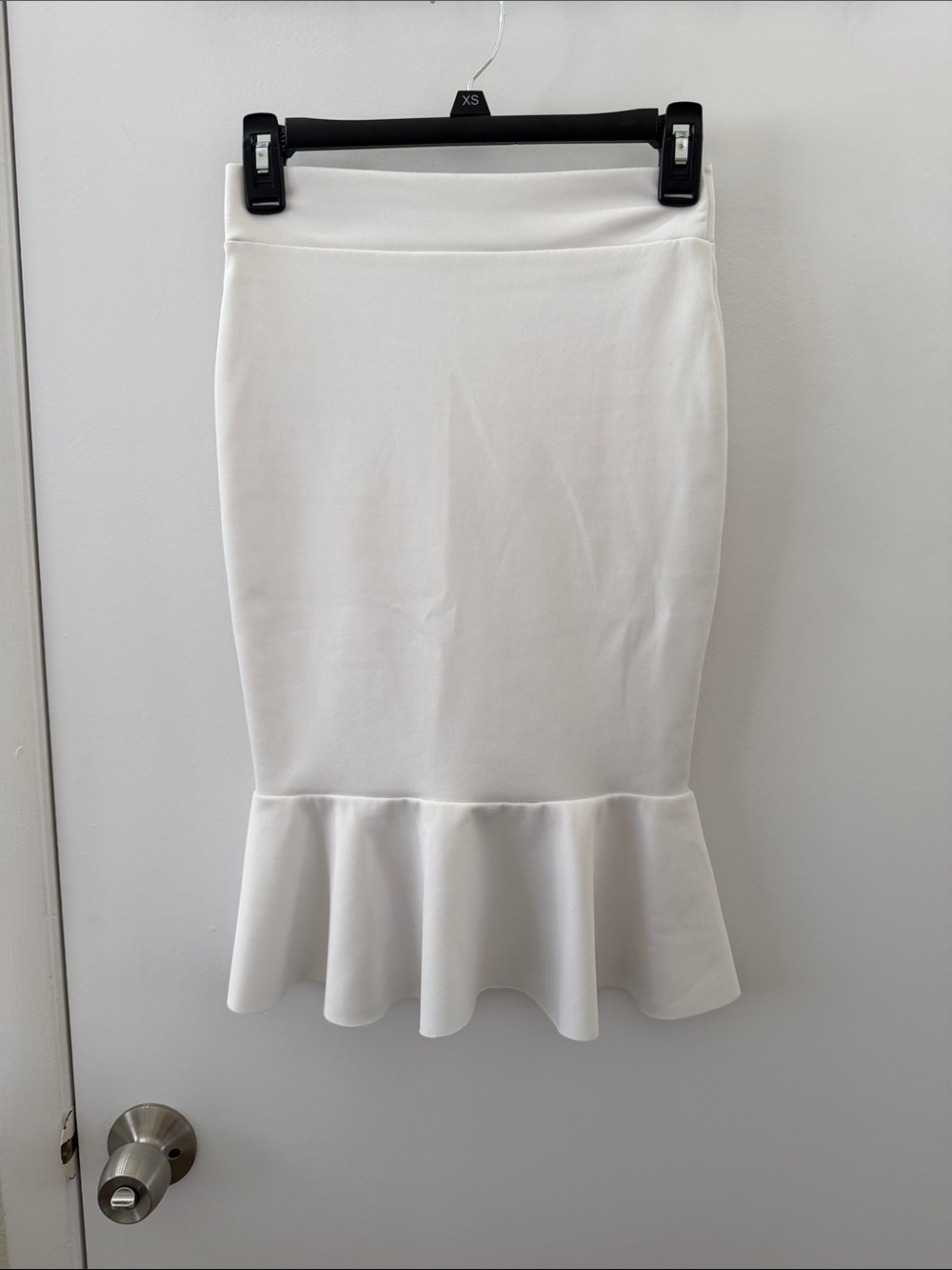 White Ruffle-Hem Pencil Skirt - Brand Unknown